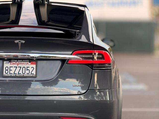 Photo of 2018 Grey Tesla Model X