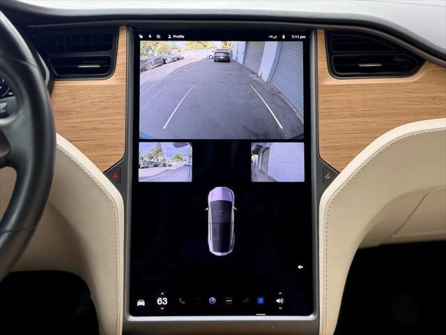 Photo of 2018 Grey Tesla Model X