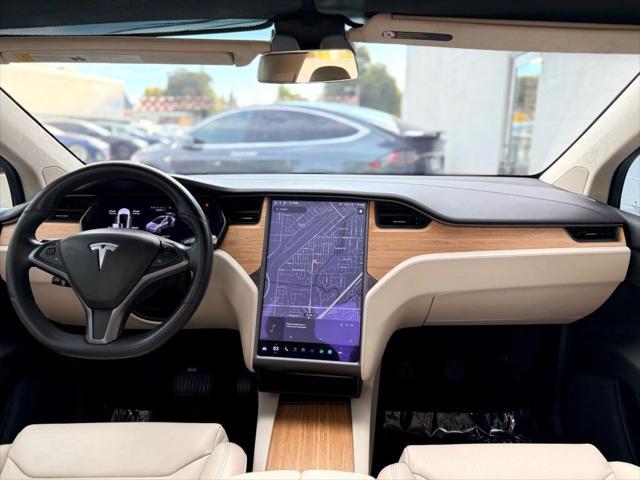 Photo of 2018 Grey Tesla Model X