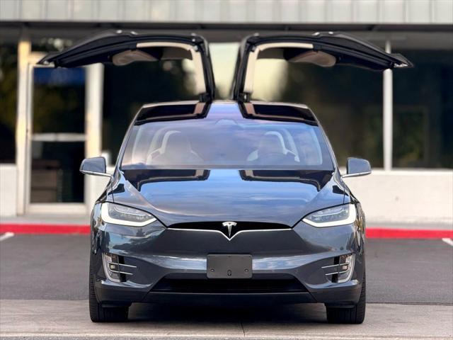 Photo of 2018 Grey Tesla Model X