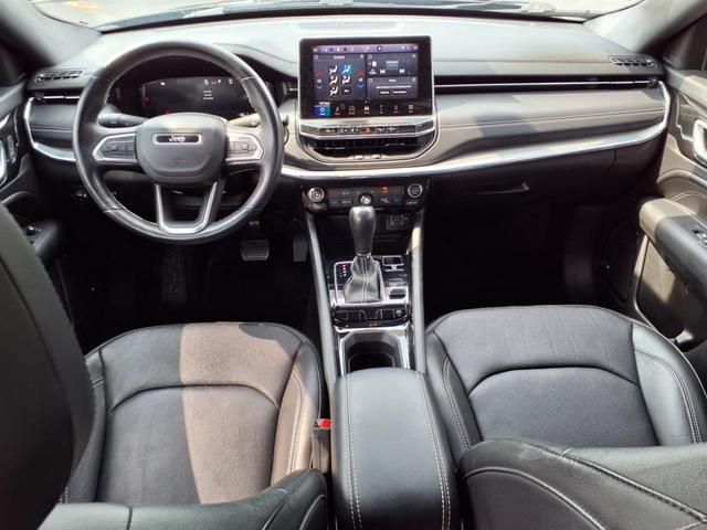 Photo of 2022 Diamond Black Crystal Pearlcoat Jeep Compass