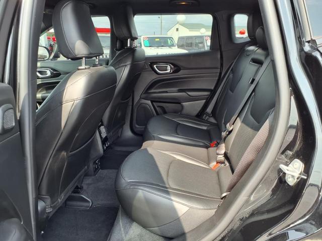 Photo of 2022 Diamond Black Crystal Pearlcoat Jeep Compass