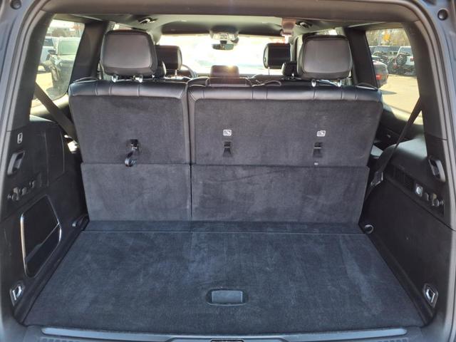 Photo of 2024 Diamond Black Crystal Pearlcoat Jeep Wagoneer