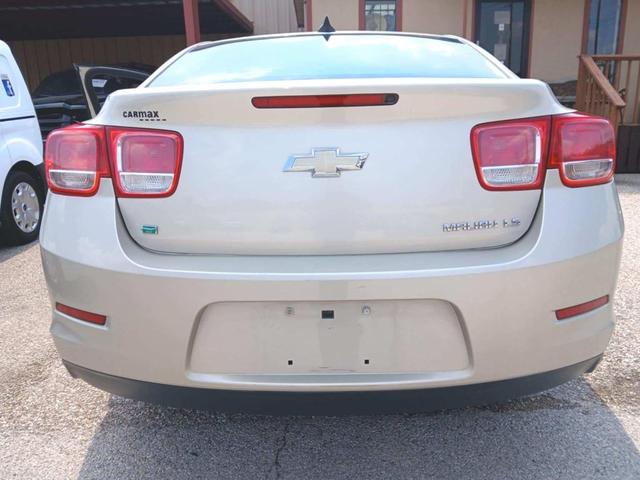 Photo of 2015 BEIGE Chevrolet Malibu