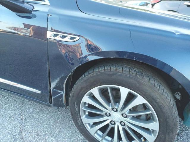 Photo of 2017 BLUE Buick LaCrosse