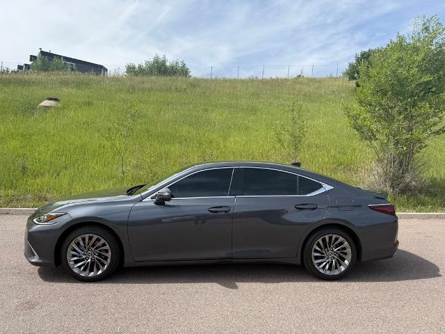 Photo of 2025 Iridium Lexus ES 350
