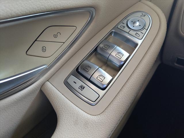 Photo of 2018 White Mercedes-Benz C-Class