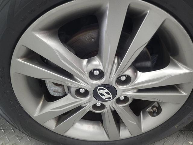 Photo of 2018 Scarlet Red Hyundai ELANTRA