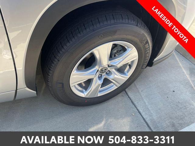 Photo of 2025 Celestial Silver Metallic Toyota Highlander