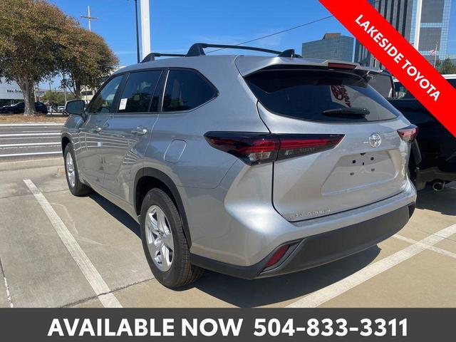 Photo of 2025 Celestial Silver Metallic Toyota Highlander