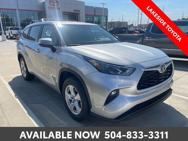 Photo of 2025 Celestial Silver Metallic Toyota Highlander