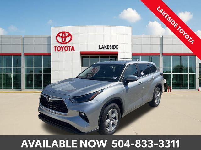 Photo of 2025 Celestial Silver Metallic Toyota Highlander