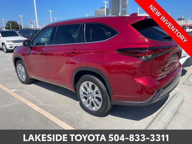 Photo of 2025 Ruby Flare Pearl Toyota Highlander