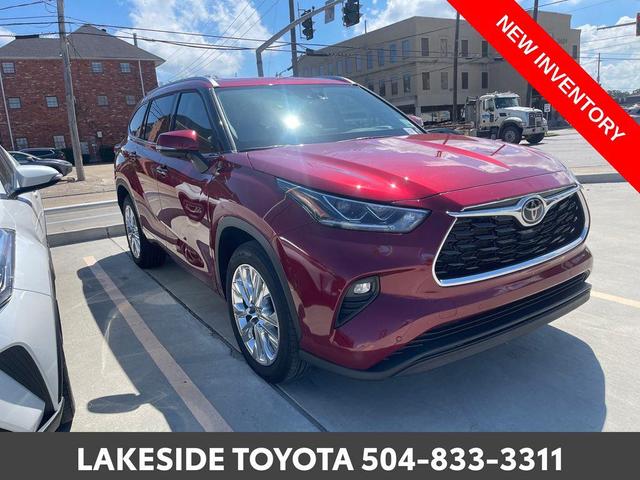 Photo of 2025 Ruby Flare Pearl Toyota Highlander