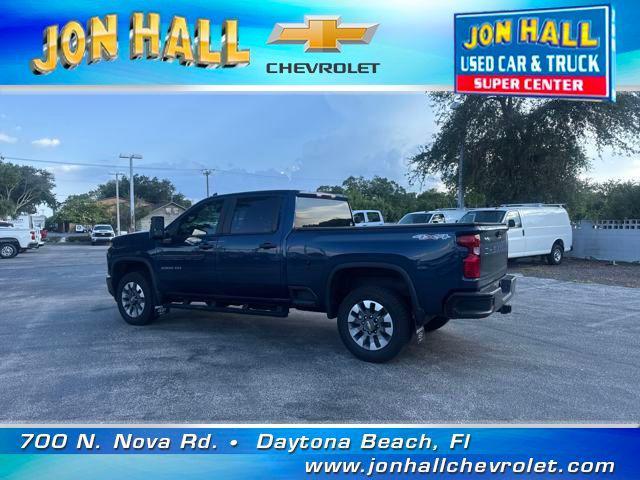 Photo of 2022 Northsky Blue Metallic Chevrolet Silverado 2500