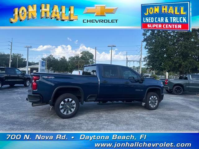 Photo of 2022 Northsky Blue Metallic Chevrolet Silverado 2500