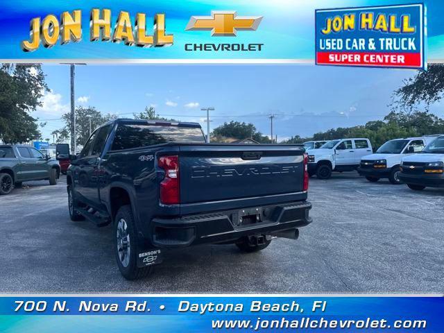 Photo of 2022 Northsky Blue Metallic Chevrolet Silverado 2500