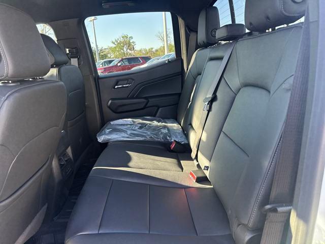 Photo of 2025 Summit White Chevrolet Colorado