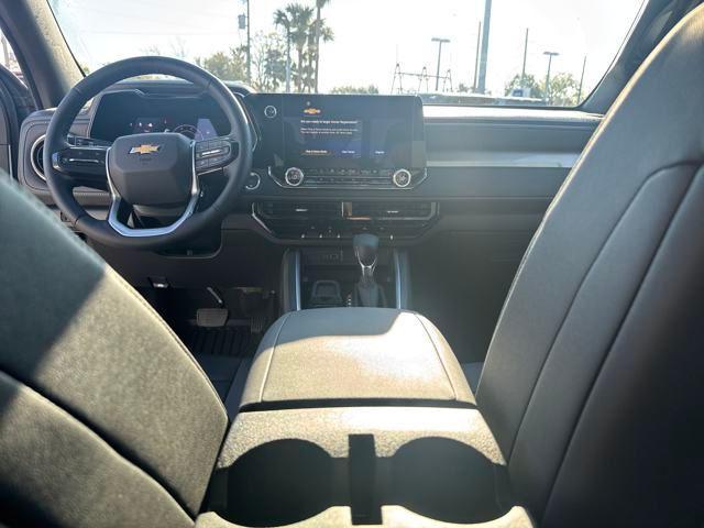 Photo of 2025 Summit White Chevrolet Colorado