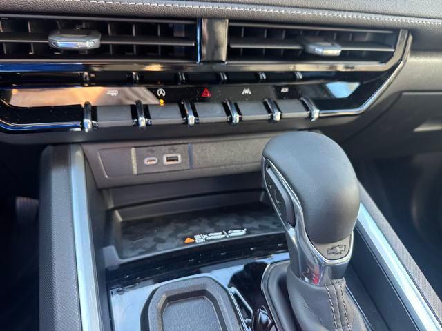 Photo of 2025 Summit White Chevrolet Colorado