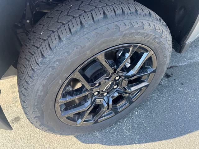 Photo of 2024 Sterling Gray Metallic Chevrolet Colorado