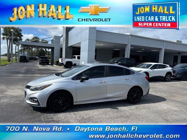 Photo of 2018 Silver Ice Metallic Chevrolet Cruze