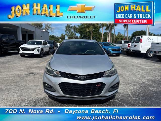 Photo of 2018 Silver Ice Metallic Chevrolet Cruze