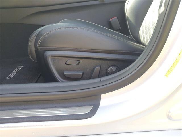Photo of 2019 Santiago Silver Genesis G70