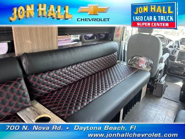 Photo of 2015 TUXEDO BLACK METALLIC Ford Transit-350