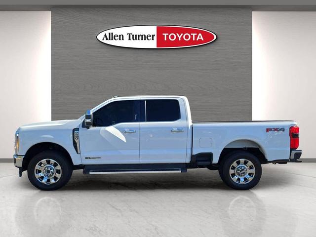 Photo of 2023 Oxford White Ford F-250