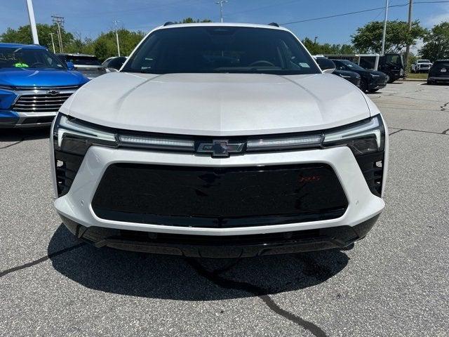 Photo of 2025 Iridescent Pearl Tricoat Chevrolet Blazer EV