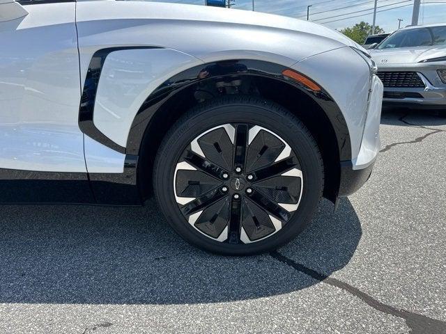 Photo of 2025 Iridescent Pearl Tricoat Chevrolet Blazer EV