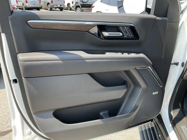Photo of 2025 Iridescent Pearl Tricoat Chevrolet Tahoe