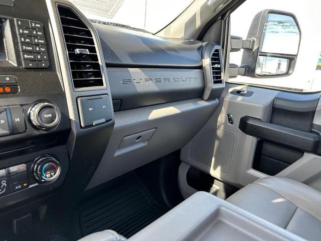 Photo of 2018 Oxford White Ford F-350