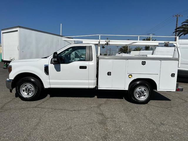 Photo of 2018 Oxford White Ford F-350