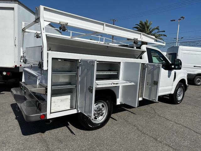 Photo of 2018 Oxford White Ford F-350