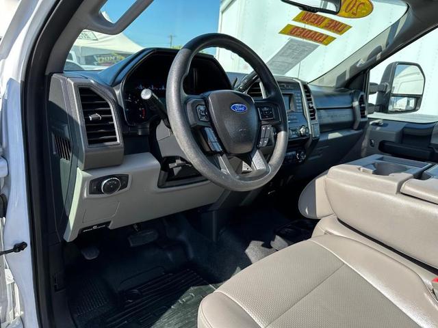 Photo of 2018 Oxford White Ford F-350