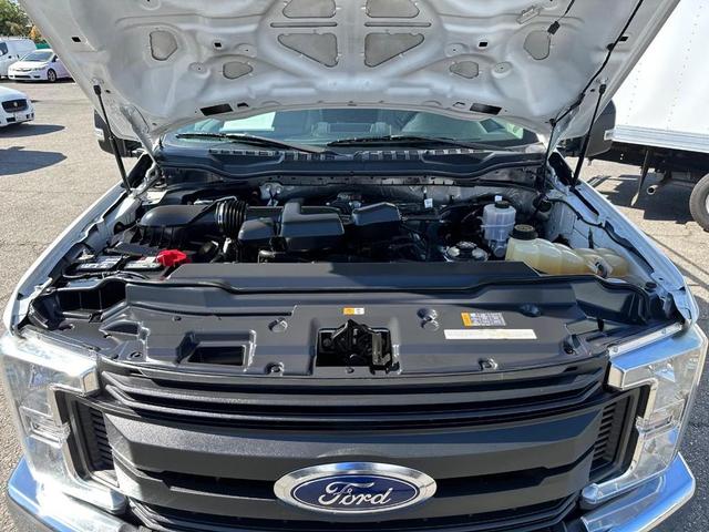 Photo of 2018 Oxford White Ford F-350