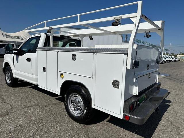 Photo of 2018 Oxford White Ford F-350