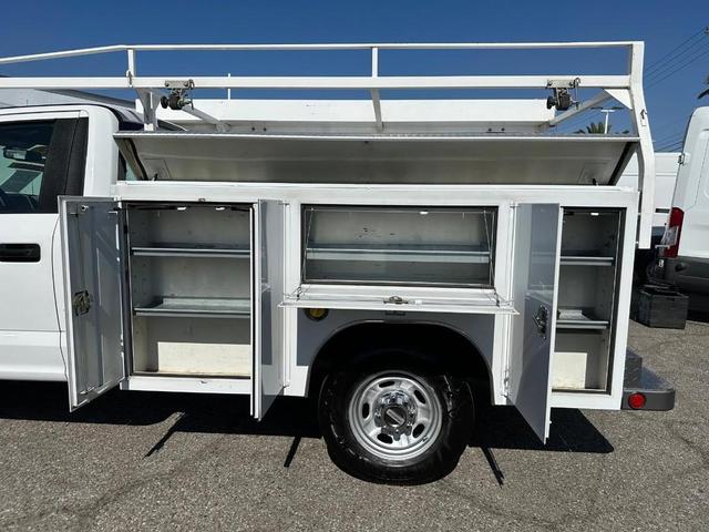 Photo of 2018 Oxford White Ford F-350