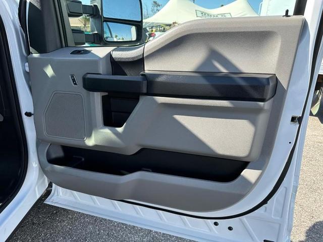 Photo of 2018 Oxford White Ford F-350