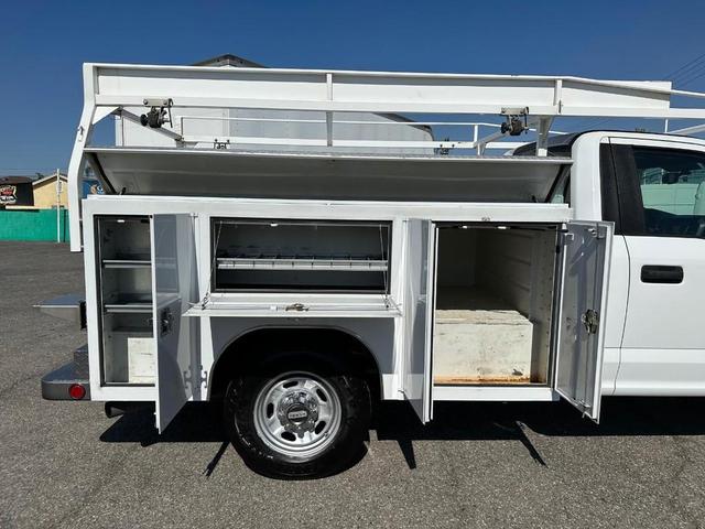 Photo of 2018 Oxford White Ford F-350