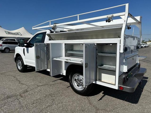 Photo of 2018 Oxford White Ford F-350