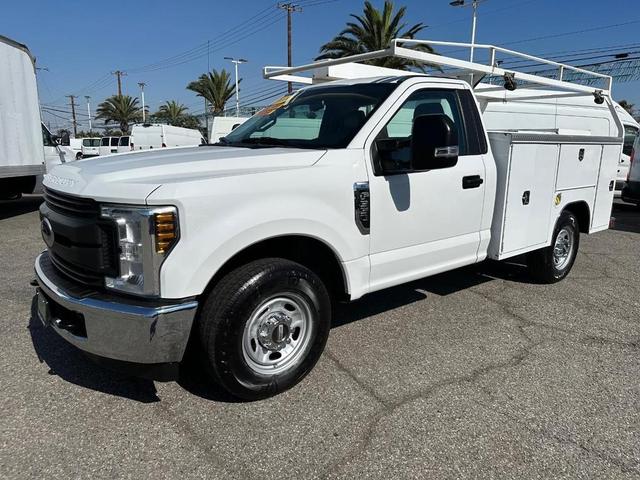 Photo of 2018 Oxford White Ford F-350