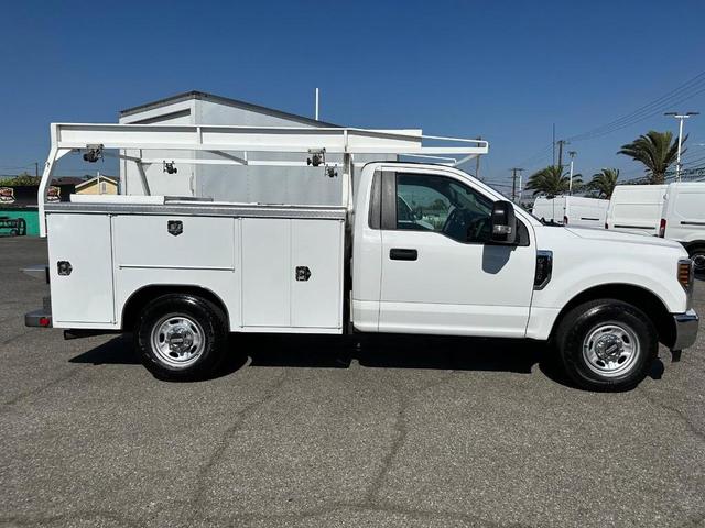 Photo of 2018 Oxford White Ford F-350