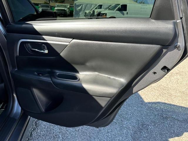 Photo of 2016 Gun Metallic Nissan Altima