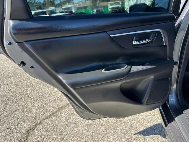 Photo of 2016 Gun Metallic Nissan Altima