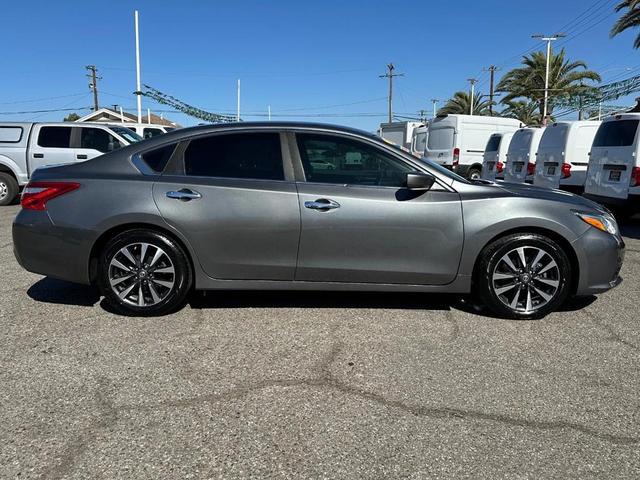 Photo of 2016 Gun Metallic Nissan Altima