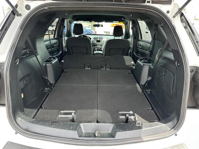 Photo of 2019 Oxford White Ford Explorer