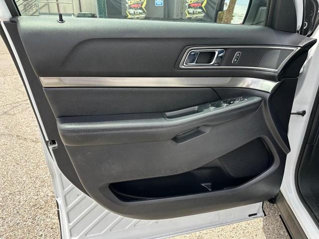 Photo of 2019 Oxford White Ford Explorer